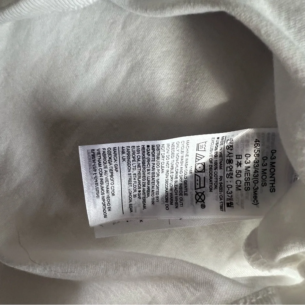 Set of Two Baby Gap Summer Onesies in Size 0-3 Months